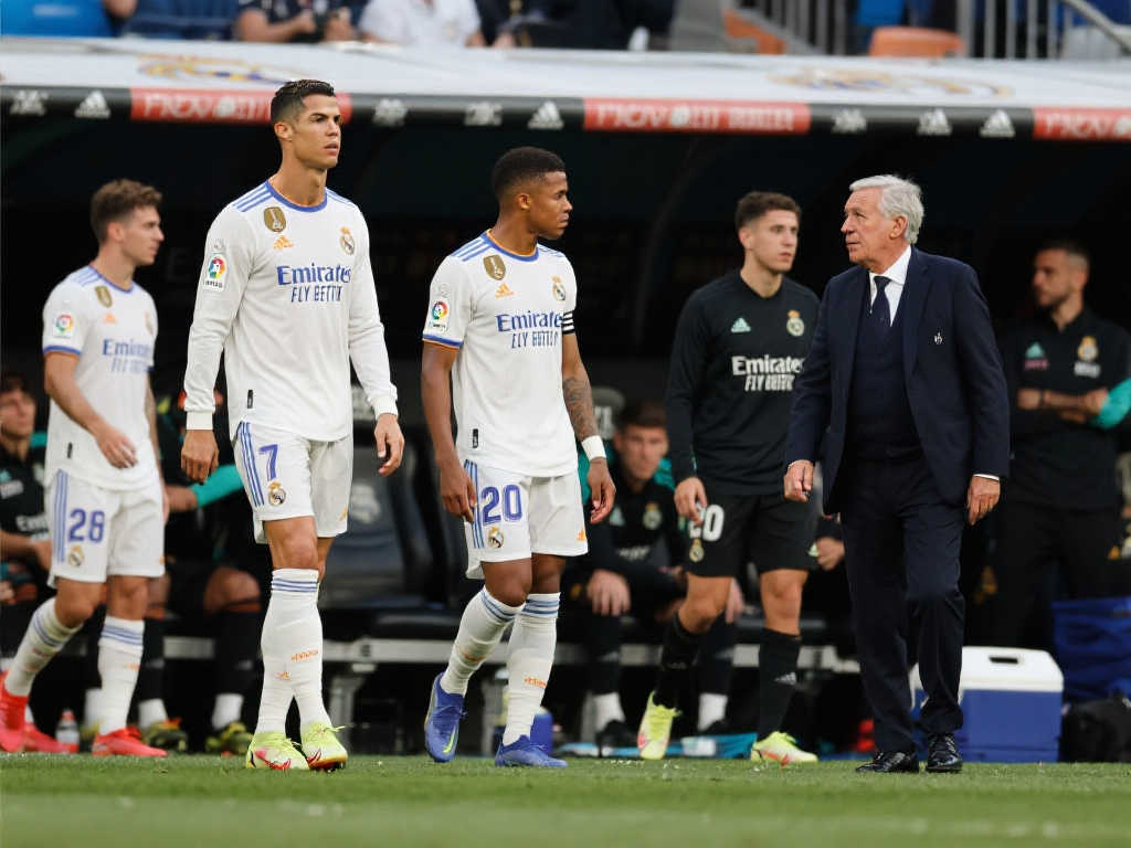 她通过努力 她通过努力